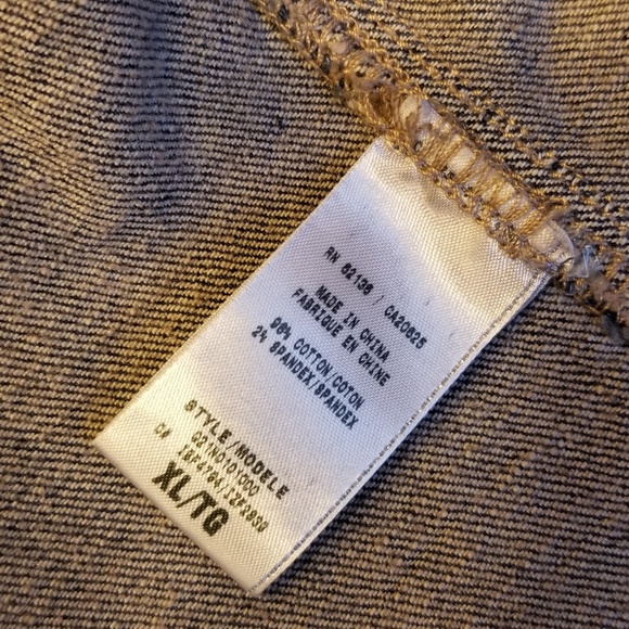 SOLD Guess Cropped Denim Patch Trucker Jean Jacket - Picture 6 of 7